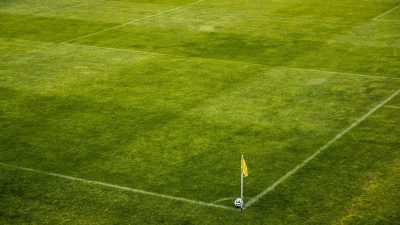 FIFA kokartlı Türk hakem, Fransa