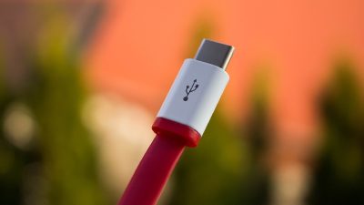 Tek tip şarj kablosu konusunda