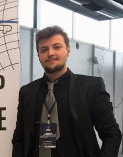 Selim Öztürk yazar fotoğrafı