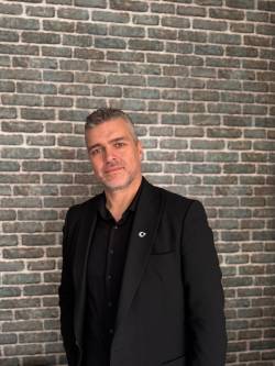 Erdal Kuyruklu yazar fotoğrafı