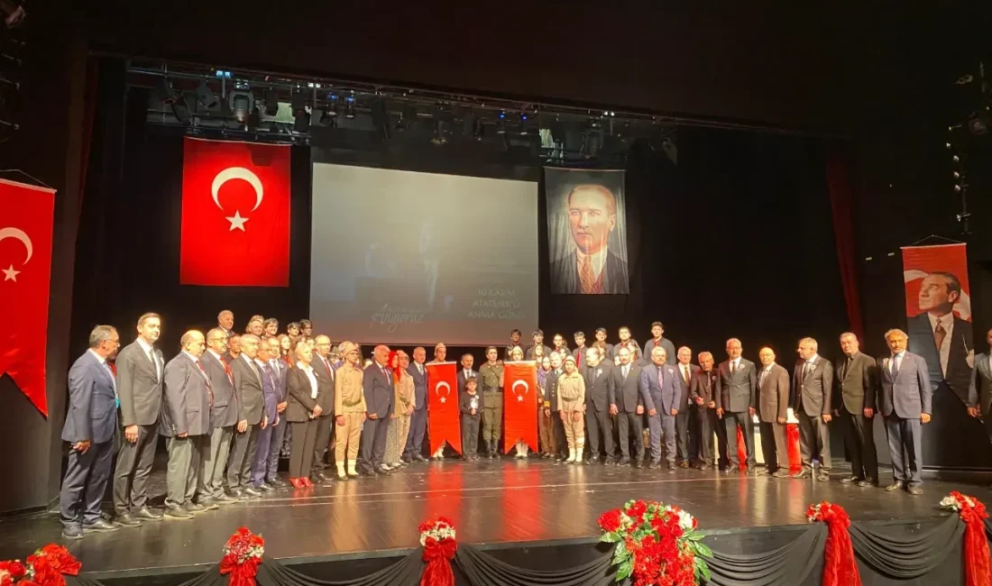 10 Kasım’da Ata’sını anan