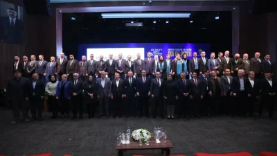 AK Parti İzmit İlçe Kongresi’nde