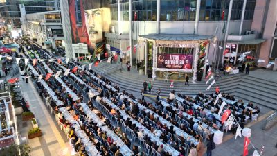İzmit Belediyesi bu akşam büyük