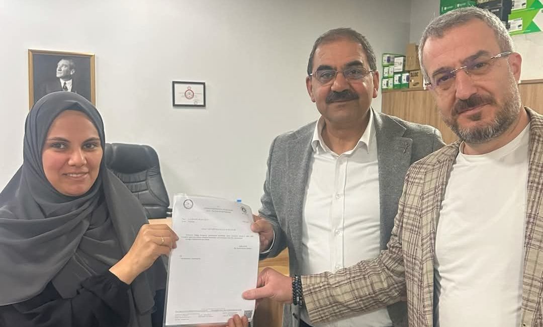 Mazbatasını alan Anahtar Parti