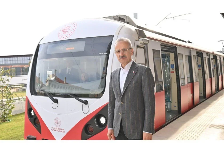 Ulaştırma ve Altyapı Bakanı