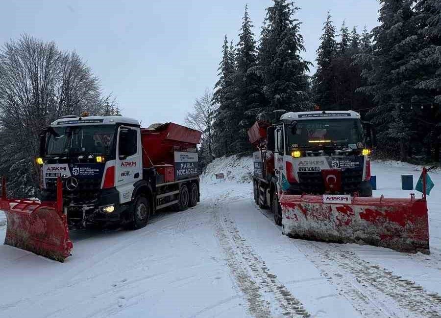 Kocaeli’de yüksek kesimlerde kar