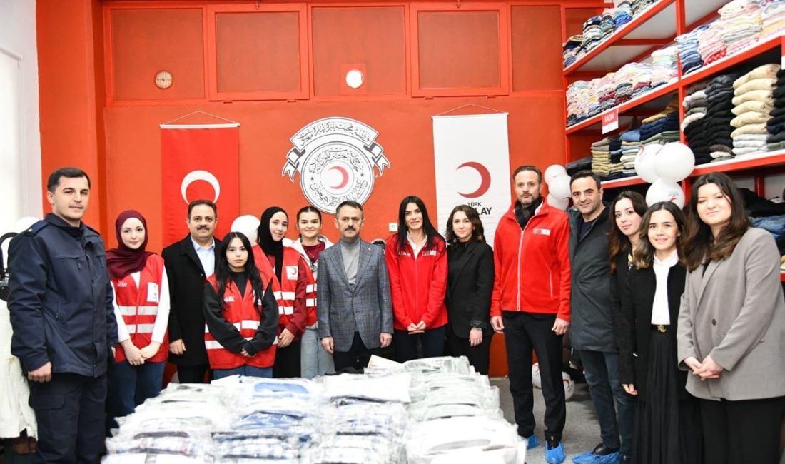 Başiskele’de dayanışma mağazası hizmete açıldı