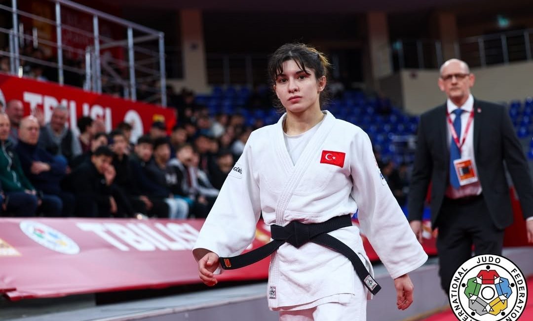 Kocaeli Büyükşehir Belediye Kağıtspor sporcusu