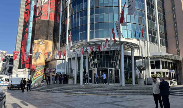 İzmit Belediyesi’ne yönelik operasyon kapsamında