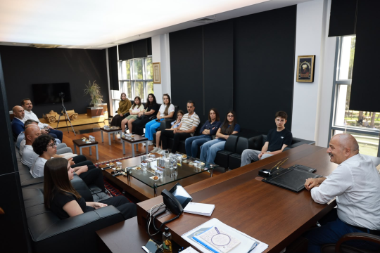 Gebze Belediye Başkanı ZinnurBüyükgöz, Liselere