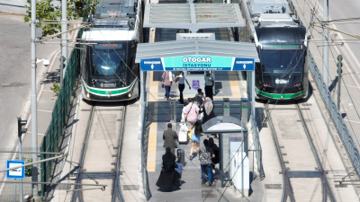 Kocaeli'de hizmet veren Akçaray tramvay